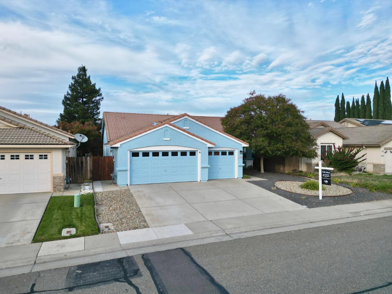 9244 Heathfield Way