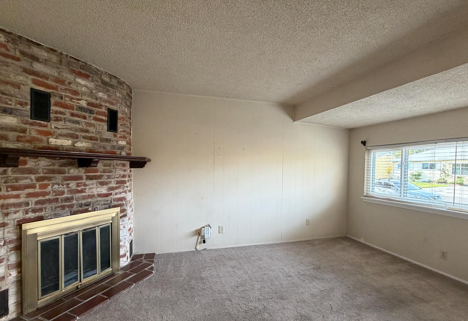 6313 Leola Way