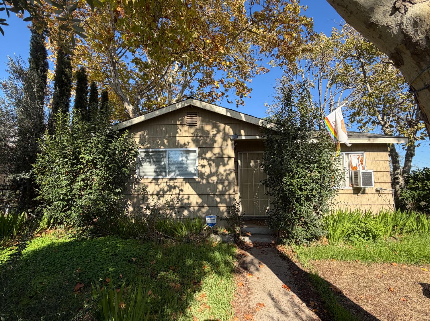 645 Lindsay Avenue