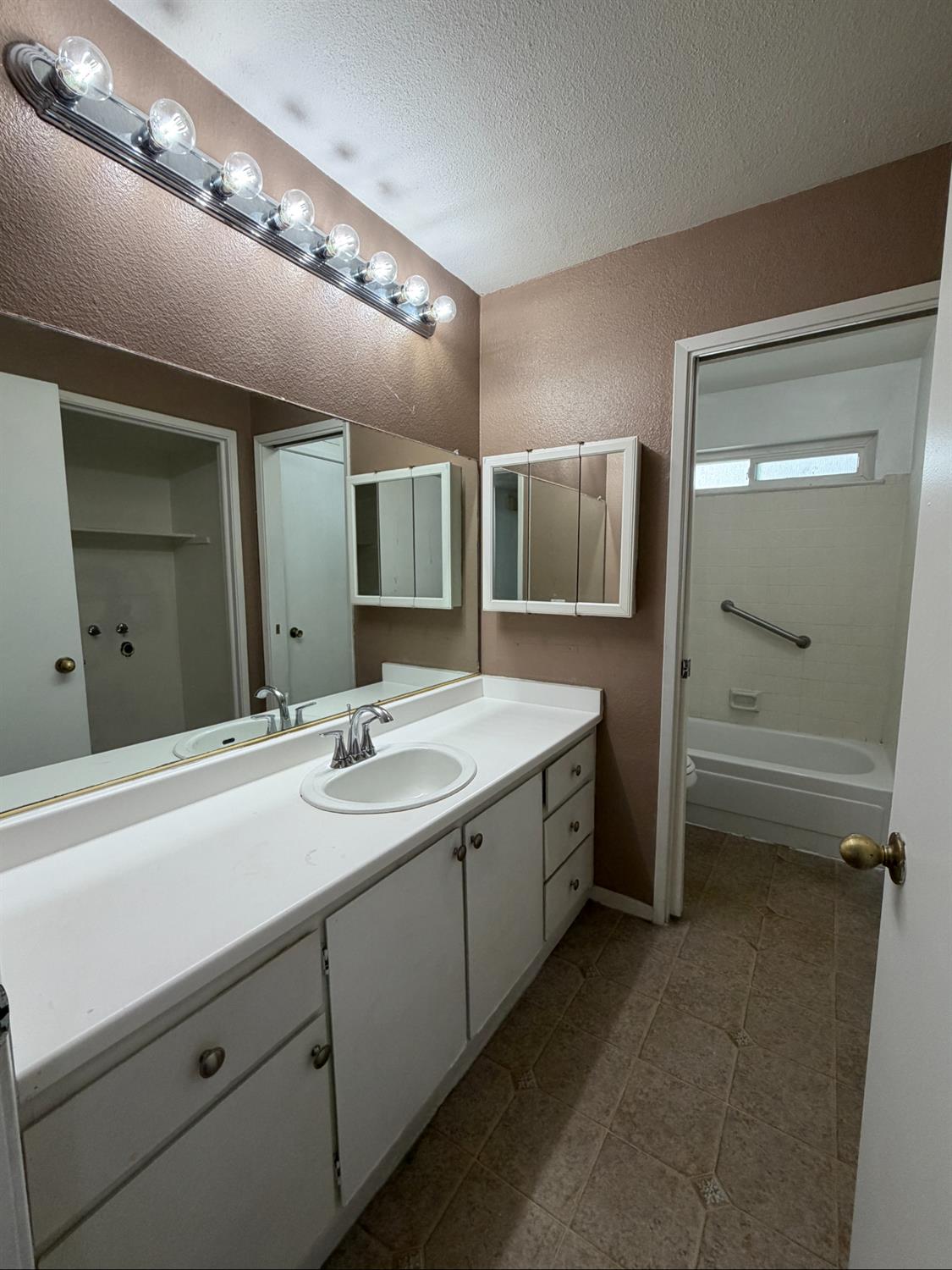 8240 Center Parkway 68