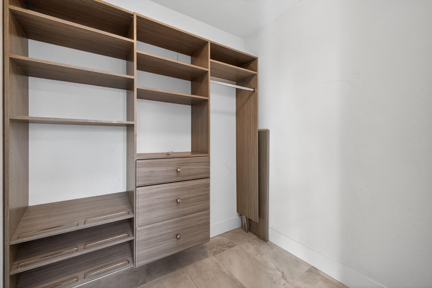 3672 Mammoth Cave Circle