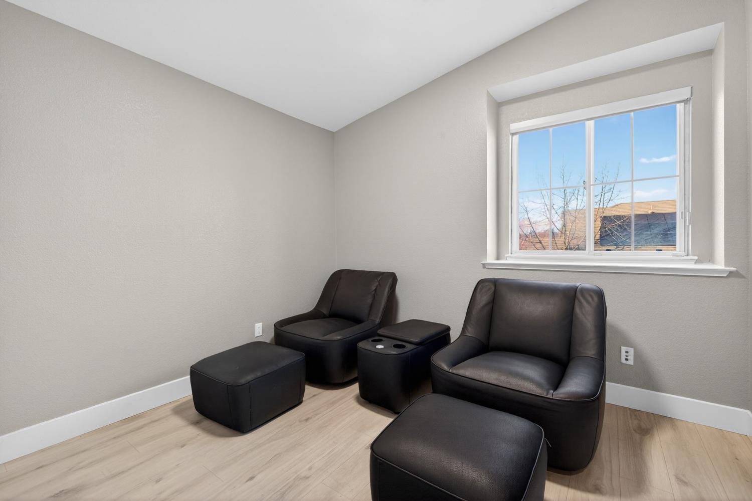 3672 Mammoth Cave Circle