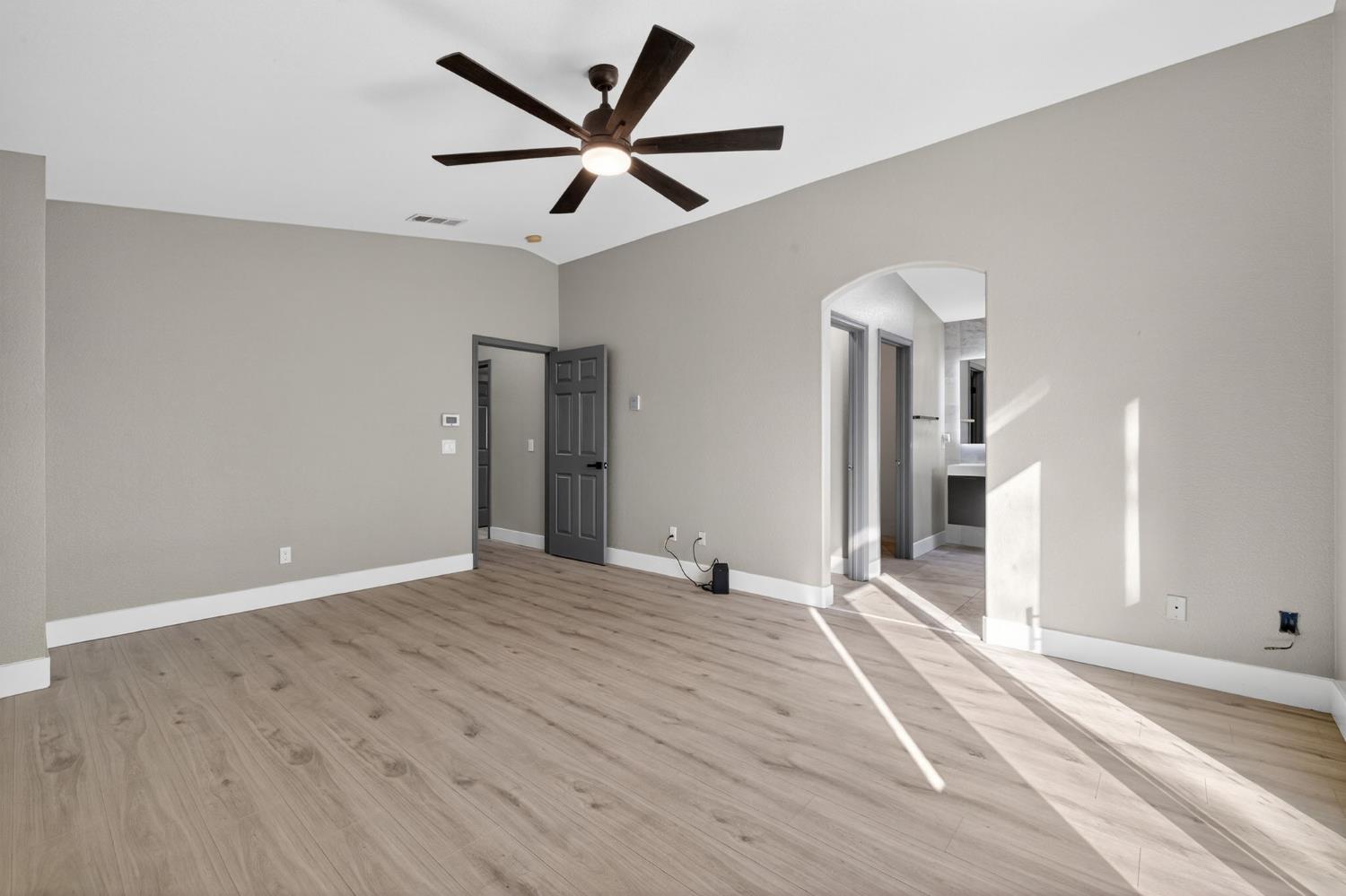 3672 Mammoth Cave Circle