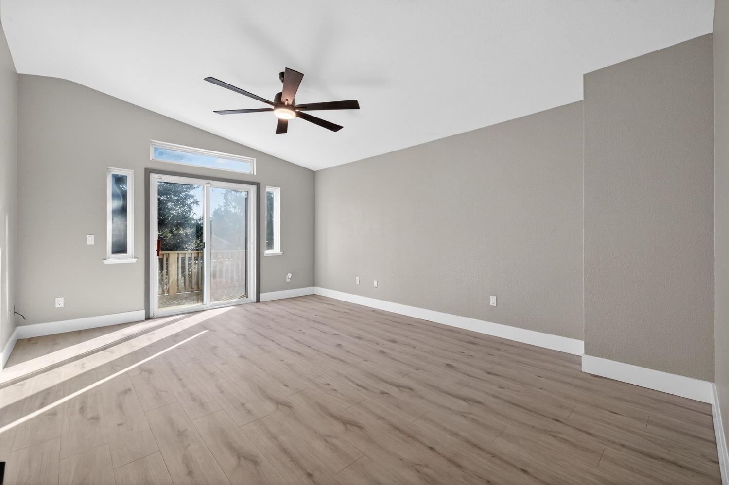 3672 Mammoth Cave Circle