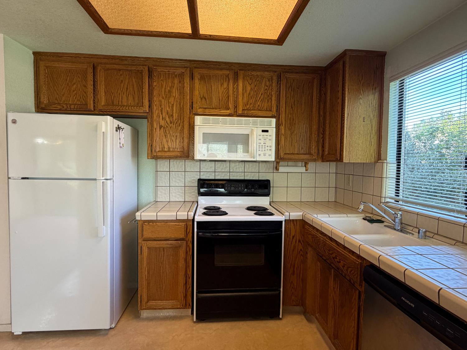 2881 Canterbury Circle