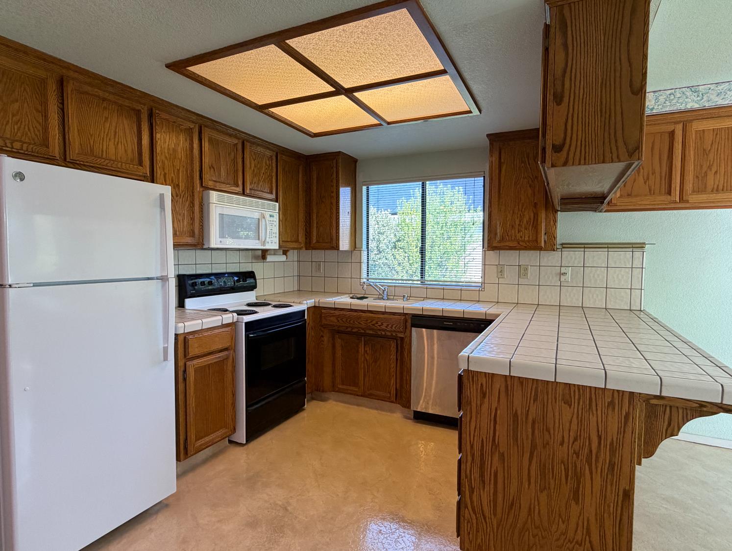 2881 Canterbury Circle