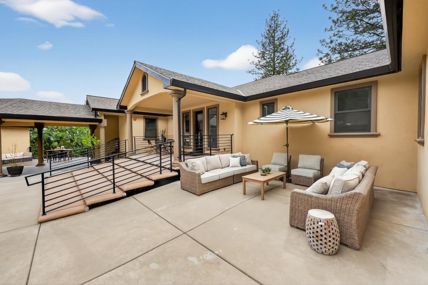 4860 Questa Mirada Court