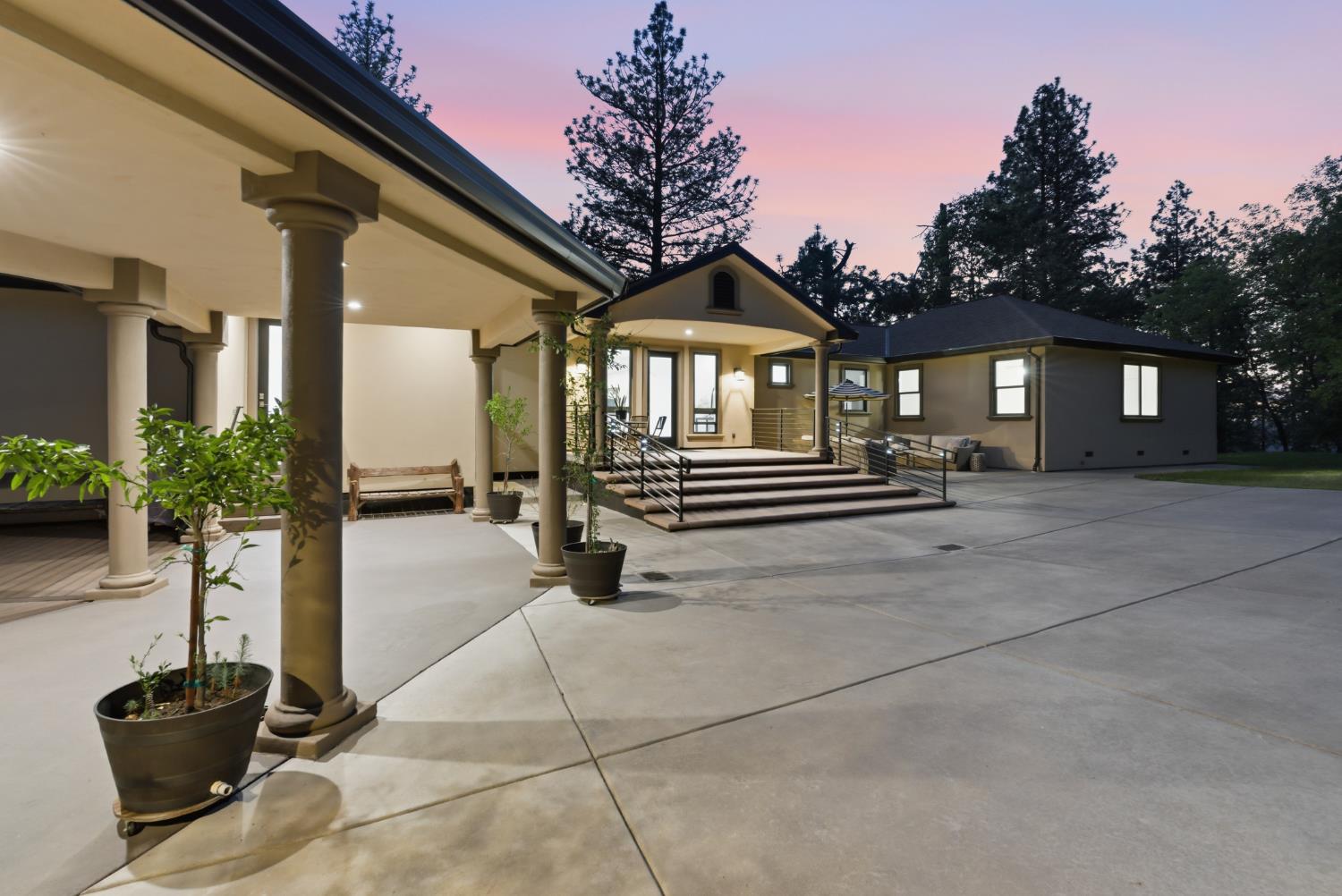 4860 Questa Mirada Court