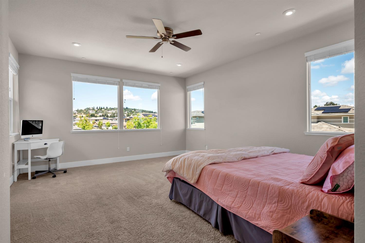 1318 Seneca Circle