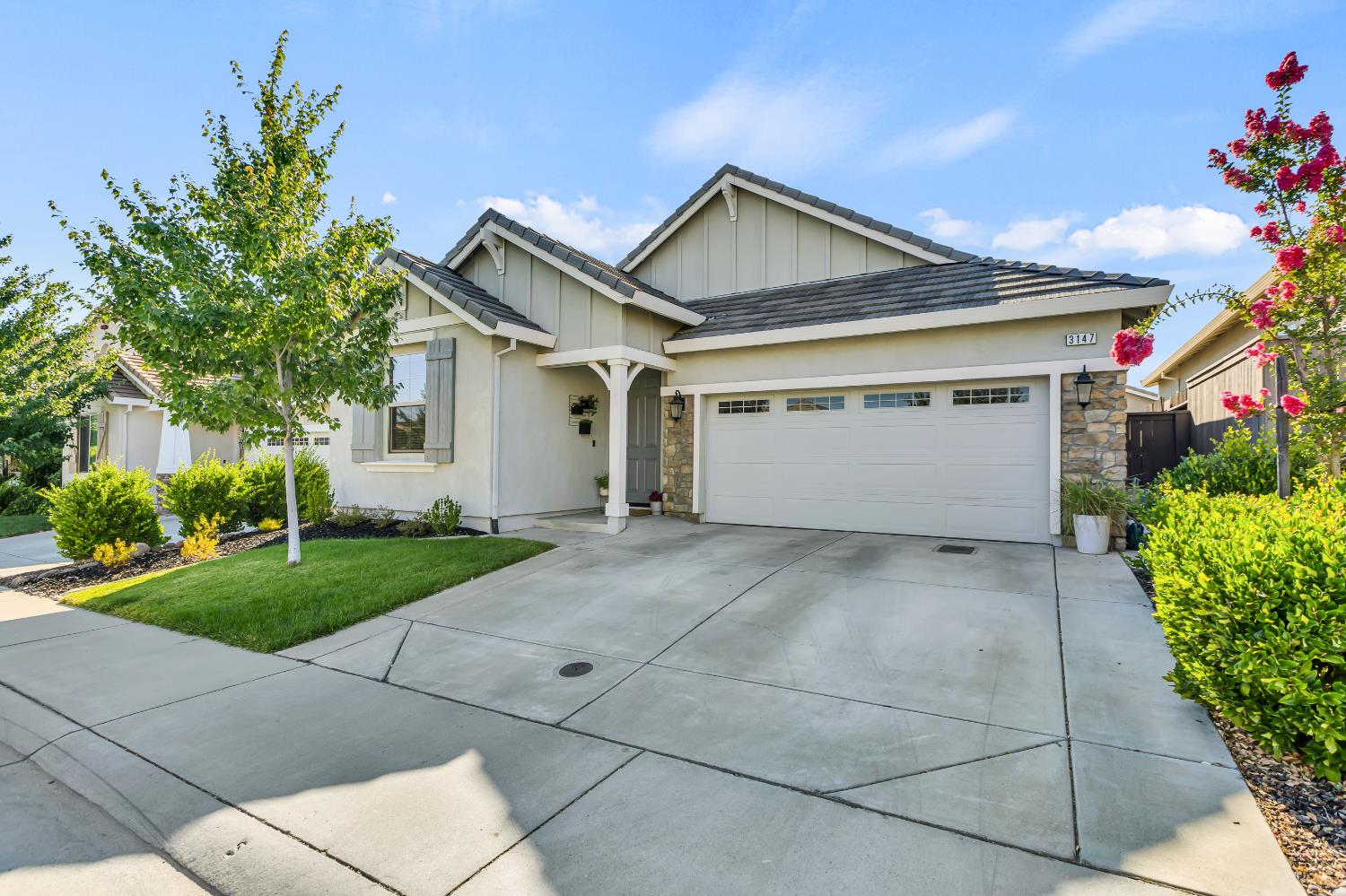 3147 Golden Trail Street