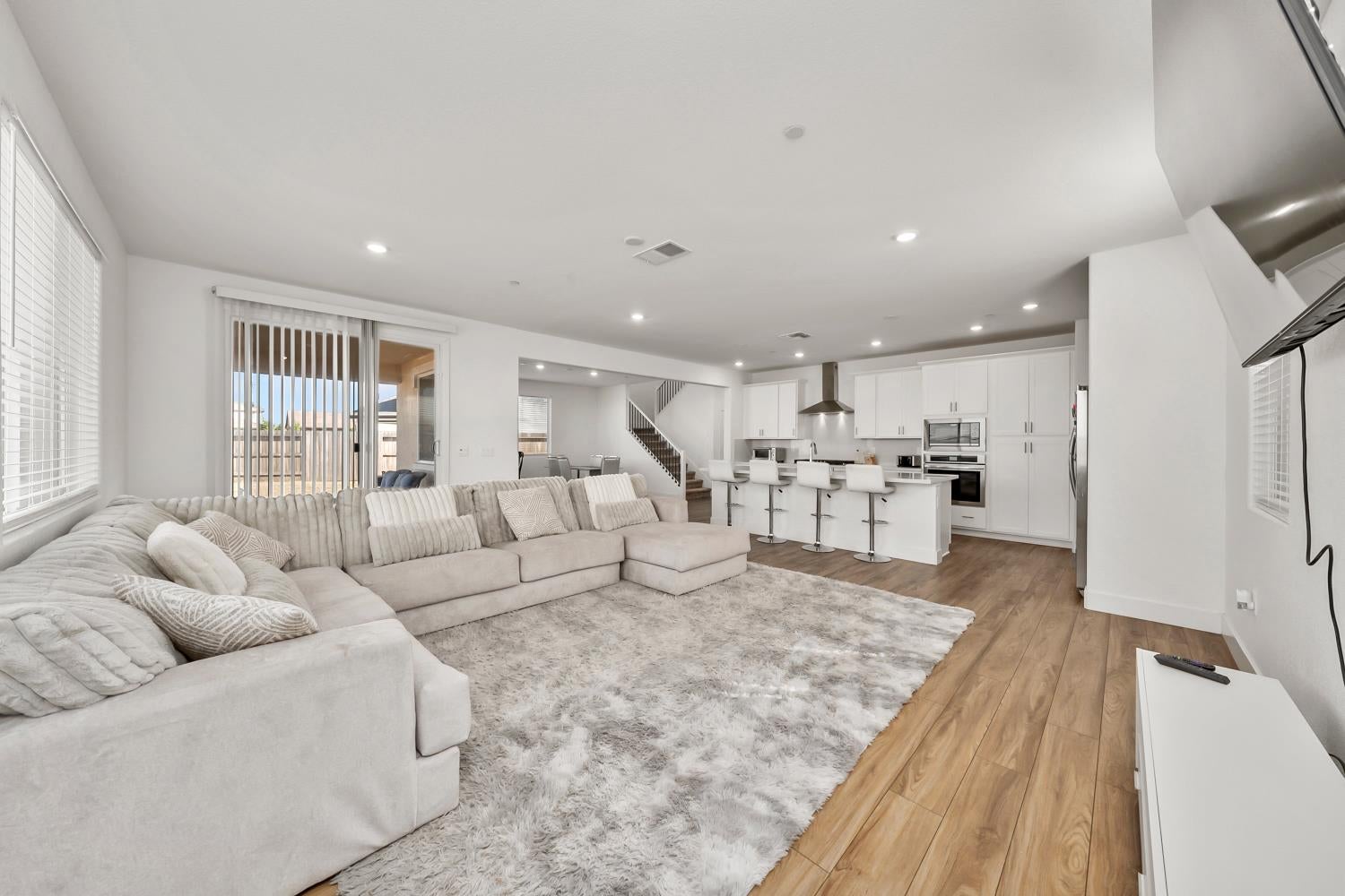4385 Hawkfinch Circle