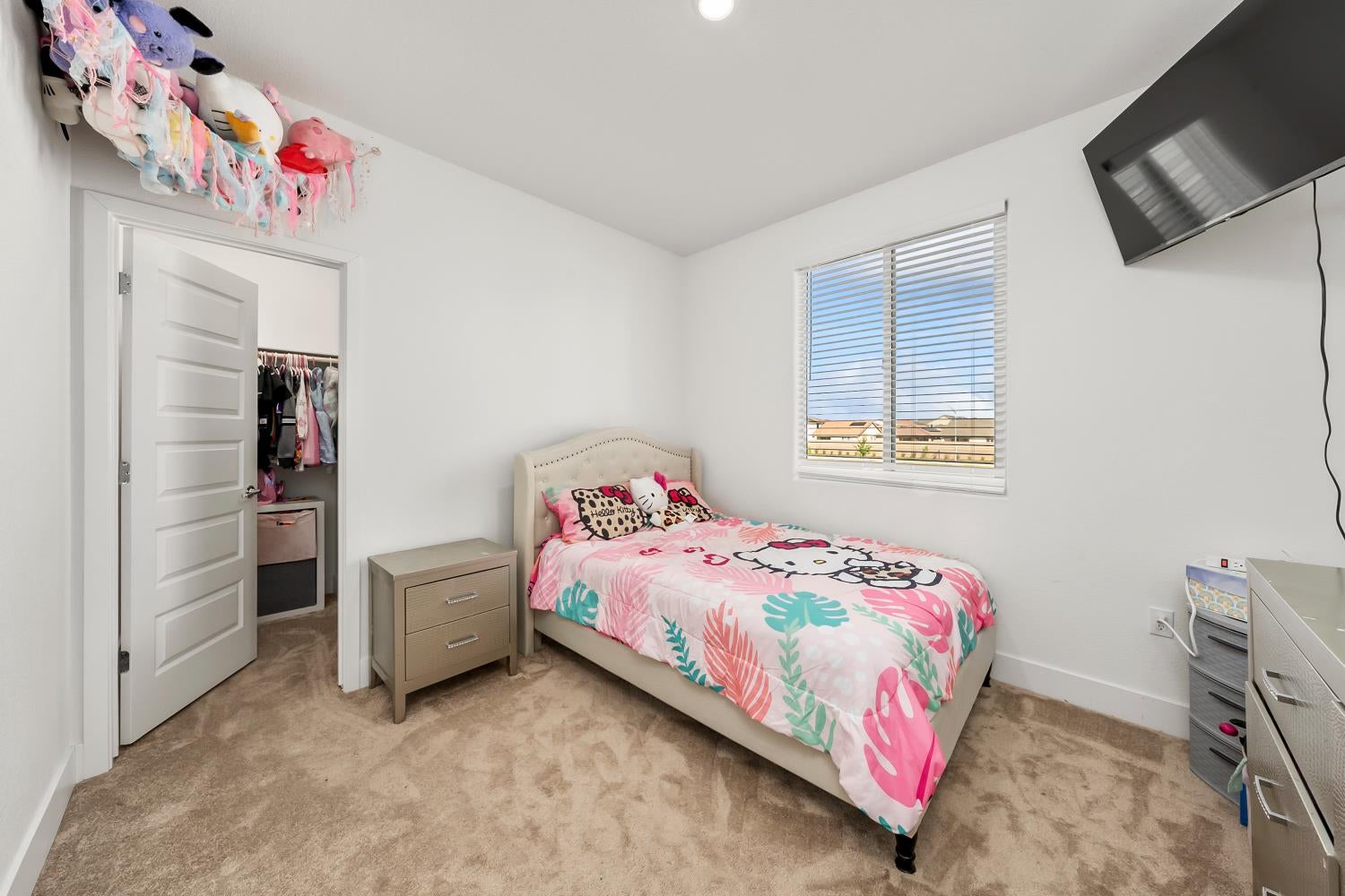 4385 Hawkfinch Circle