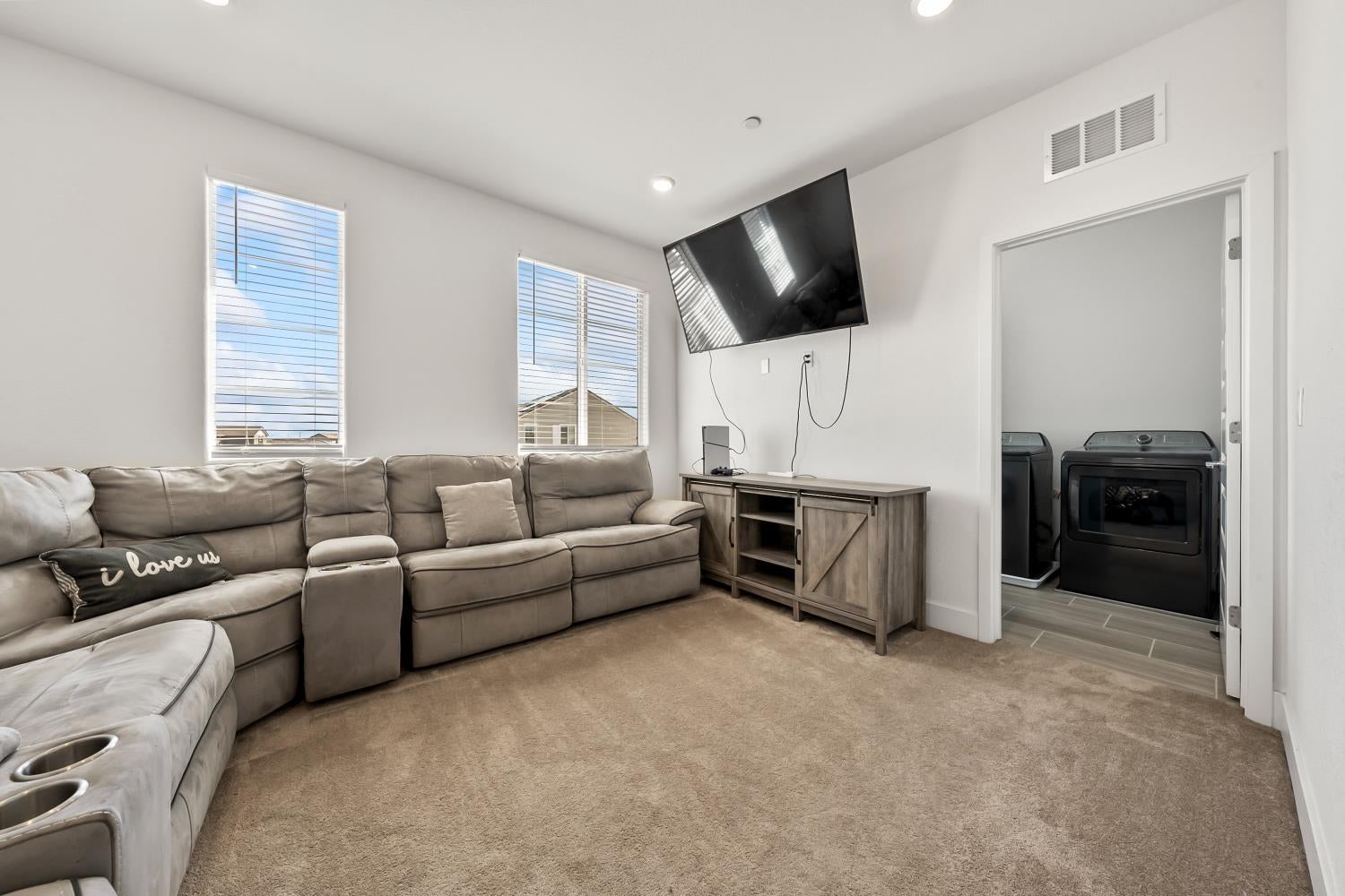 4385 Hawkfinch Circle