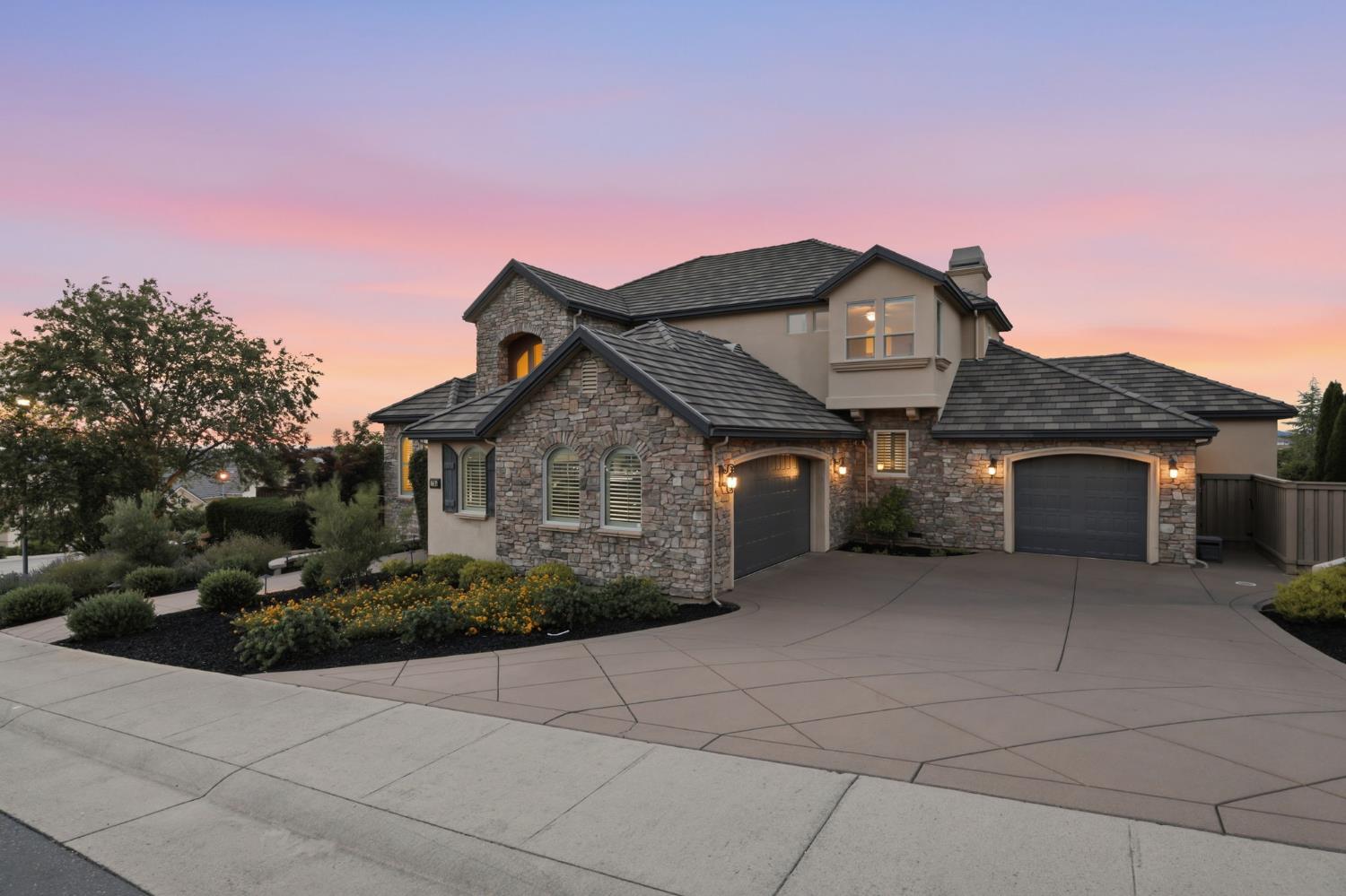 1734 Lake Vista Way