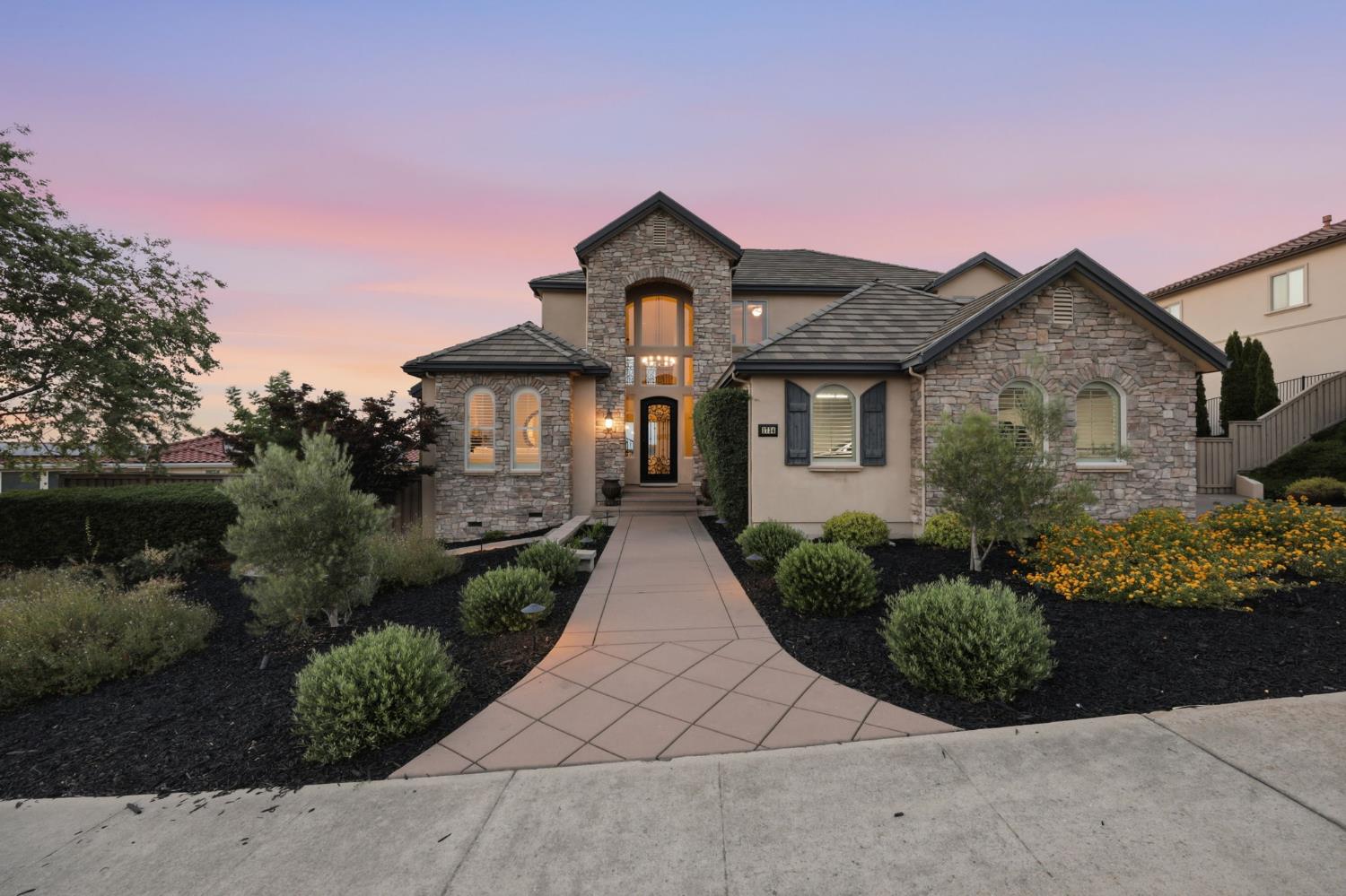 1734 Lake Vista Way