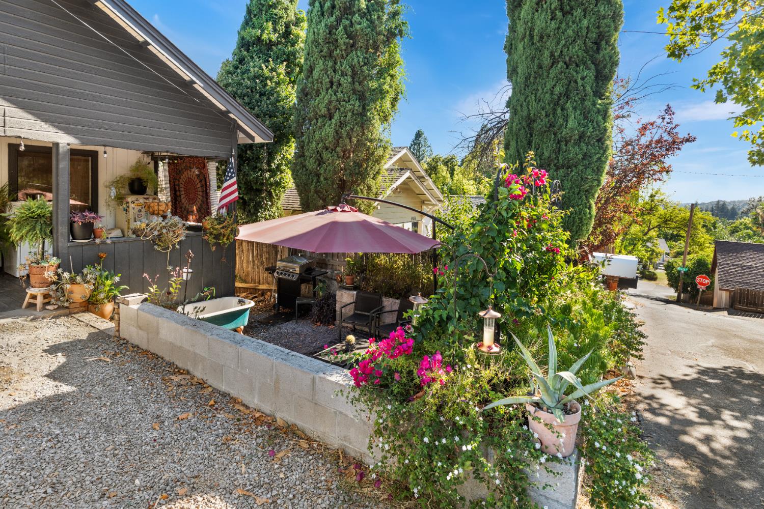 9084 Howell Lane