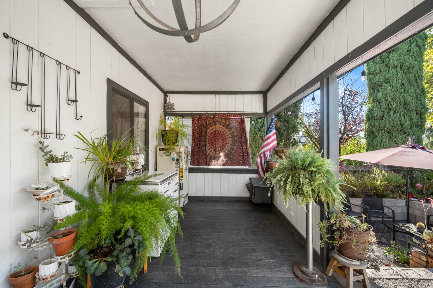 9084 Howell Lane