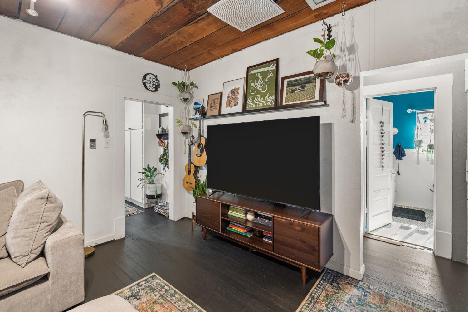 9084 Howell Lane