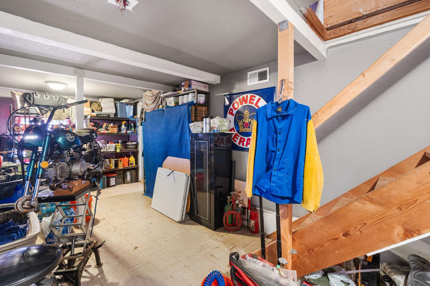 9084 Howell Lane