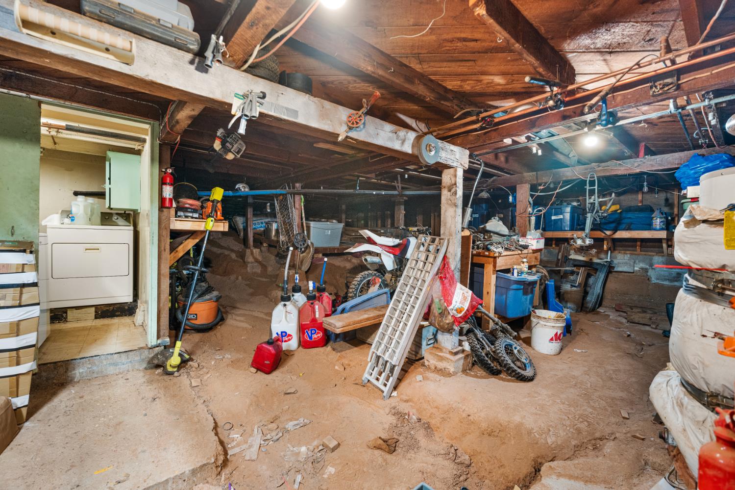 9084 Howell Lane