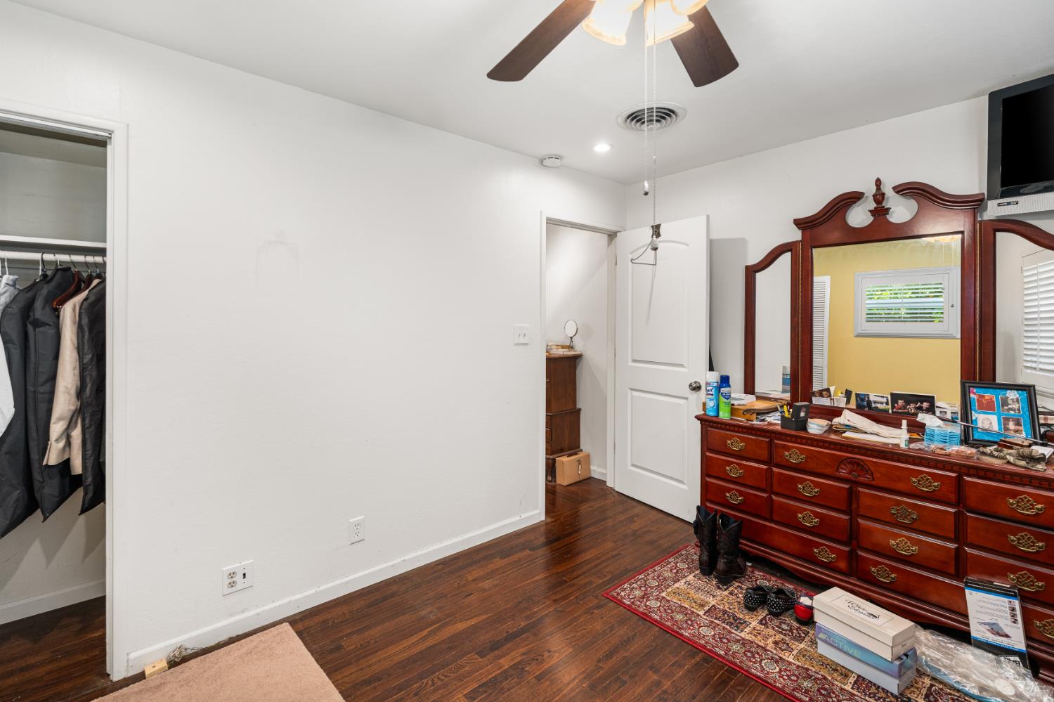 2661 Foothill Drive