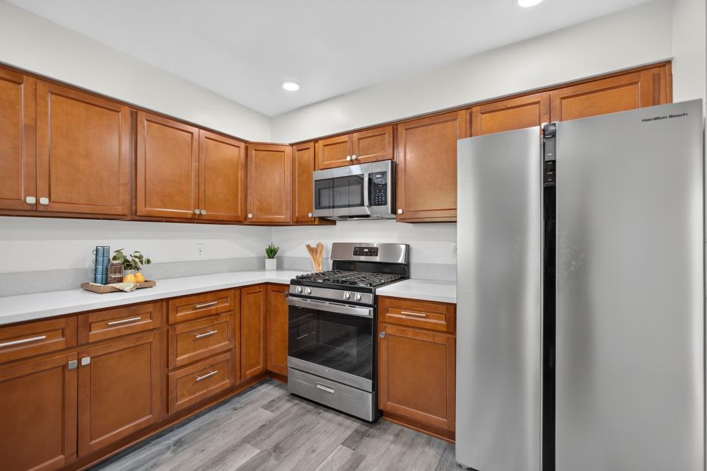 1649 Robin Hood Court