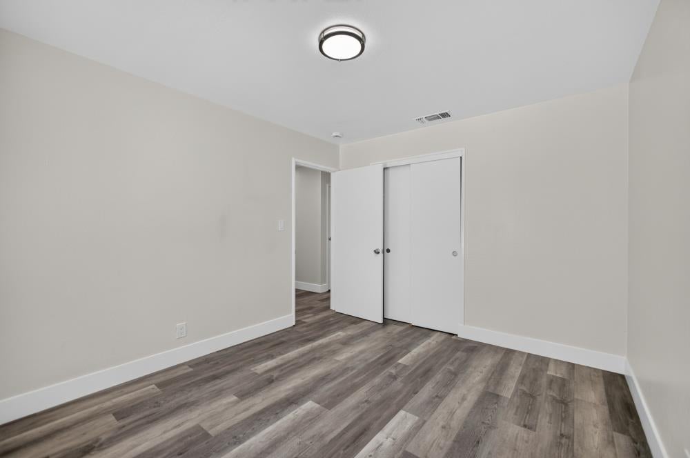 1649 Robin Hood Court