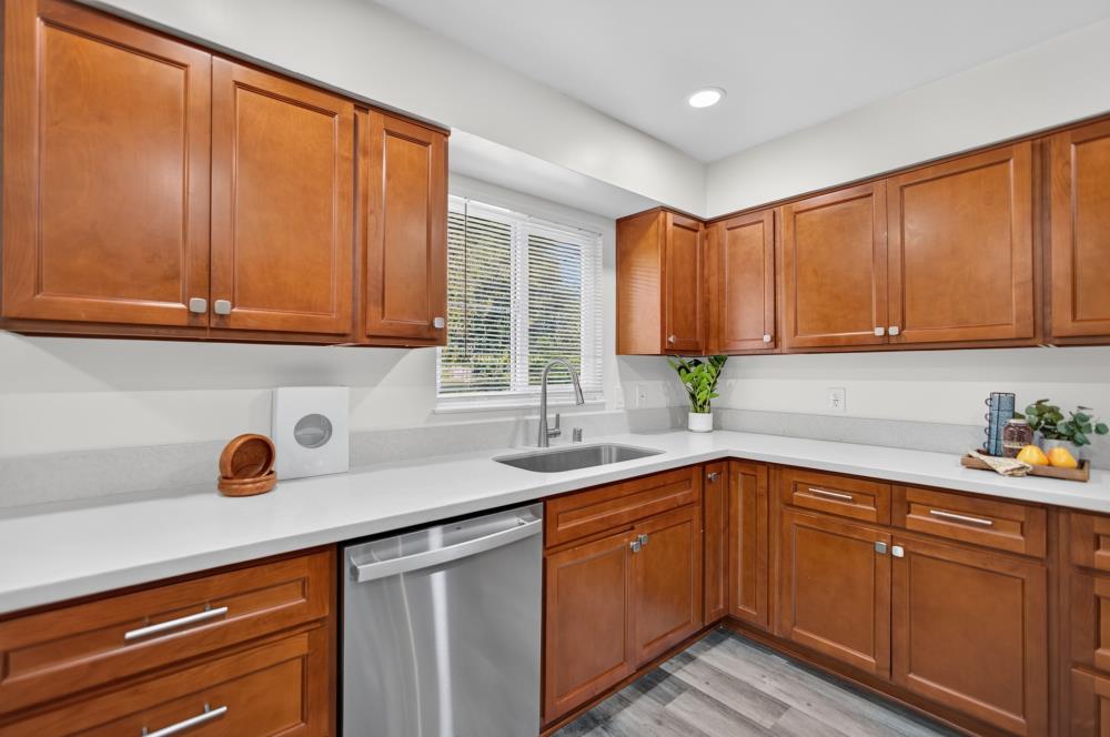 1649 Robin Hood Court