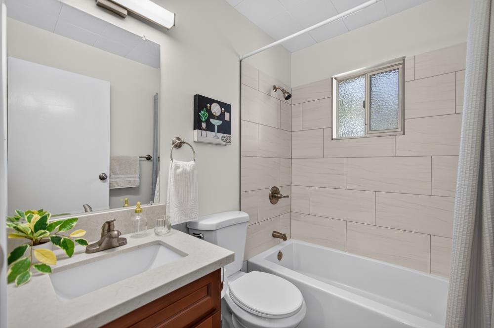 1649 Robin Hood Court