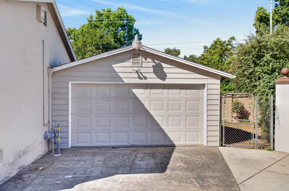 1649 Robin Hood Court