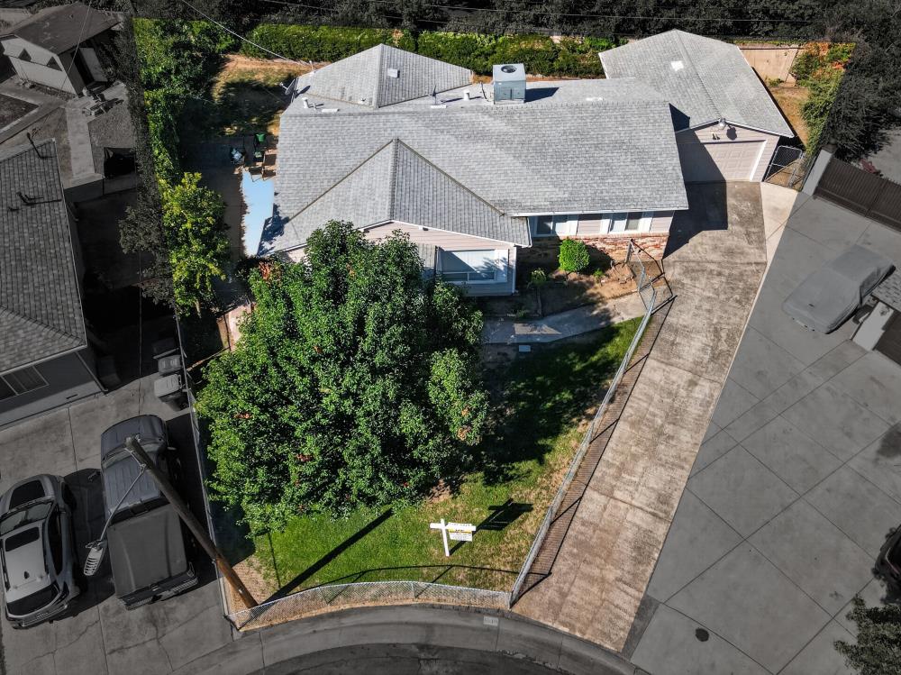 1649 Robin Hood Court