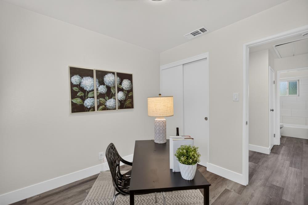 1649 Robin Hood Court
