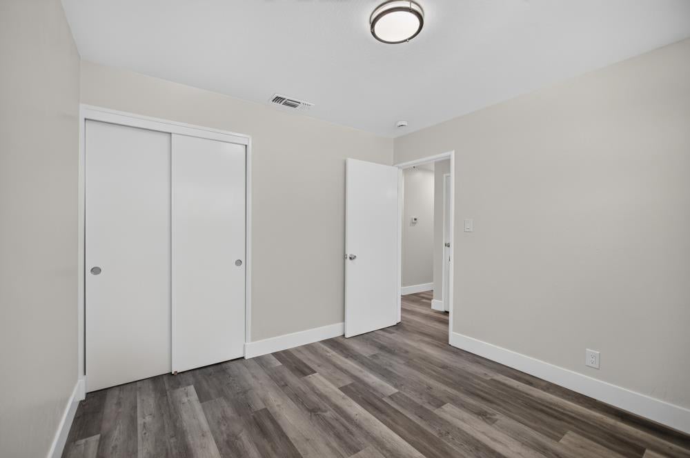 1649 Robin Hood Court