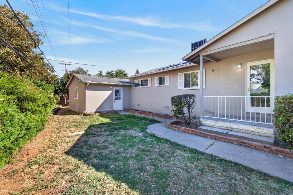 1649 Robin Hood Court