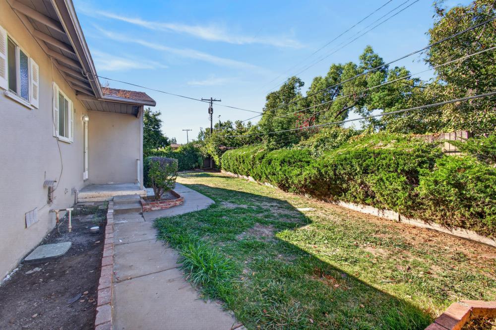 1649 Robin Hood Court