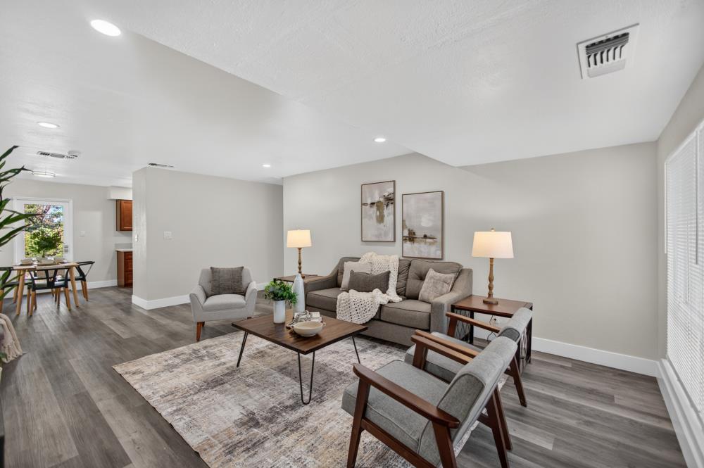 1649 Robin Hood Court