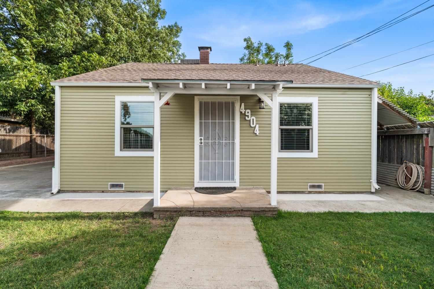 4904 E Harvest Road