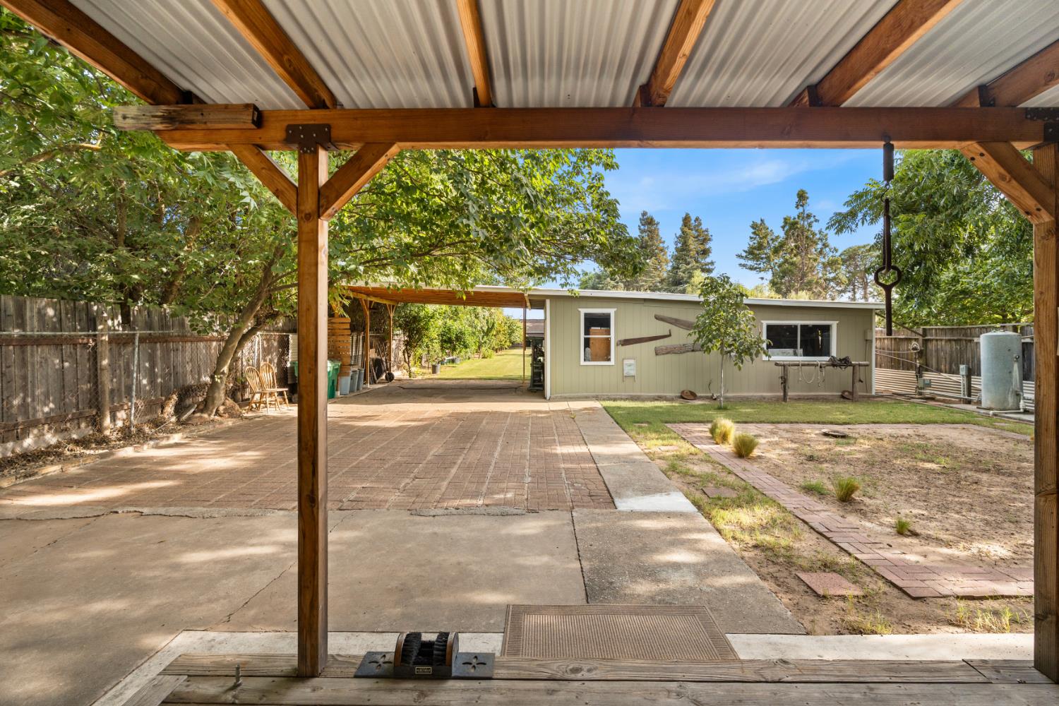 4904 E Harvest Road