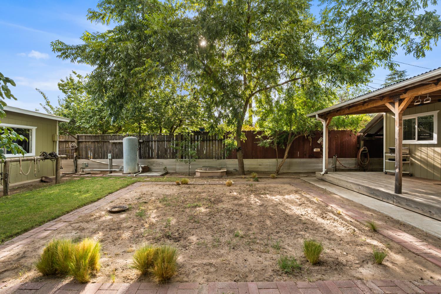 4904 E Harvest Road