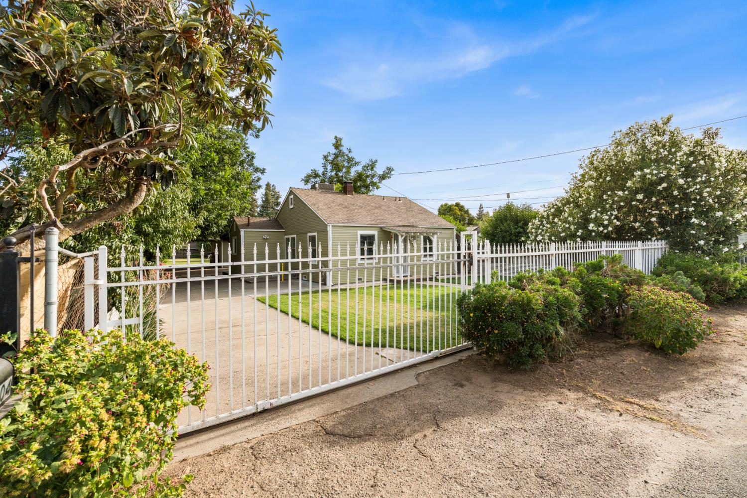 4904 E Harvest Road