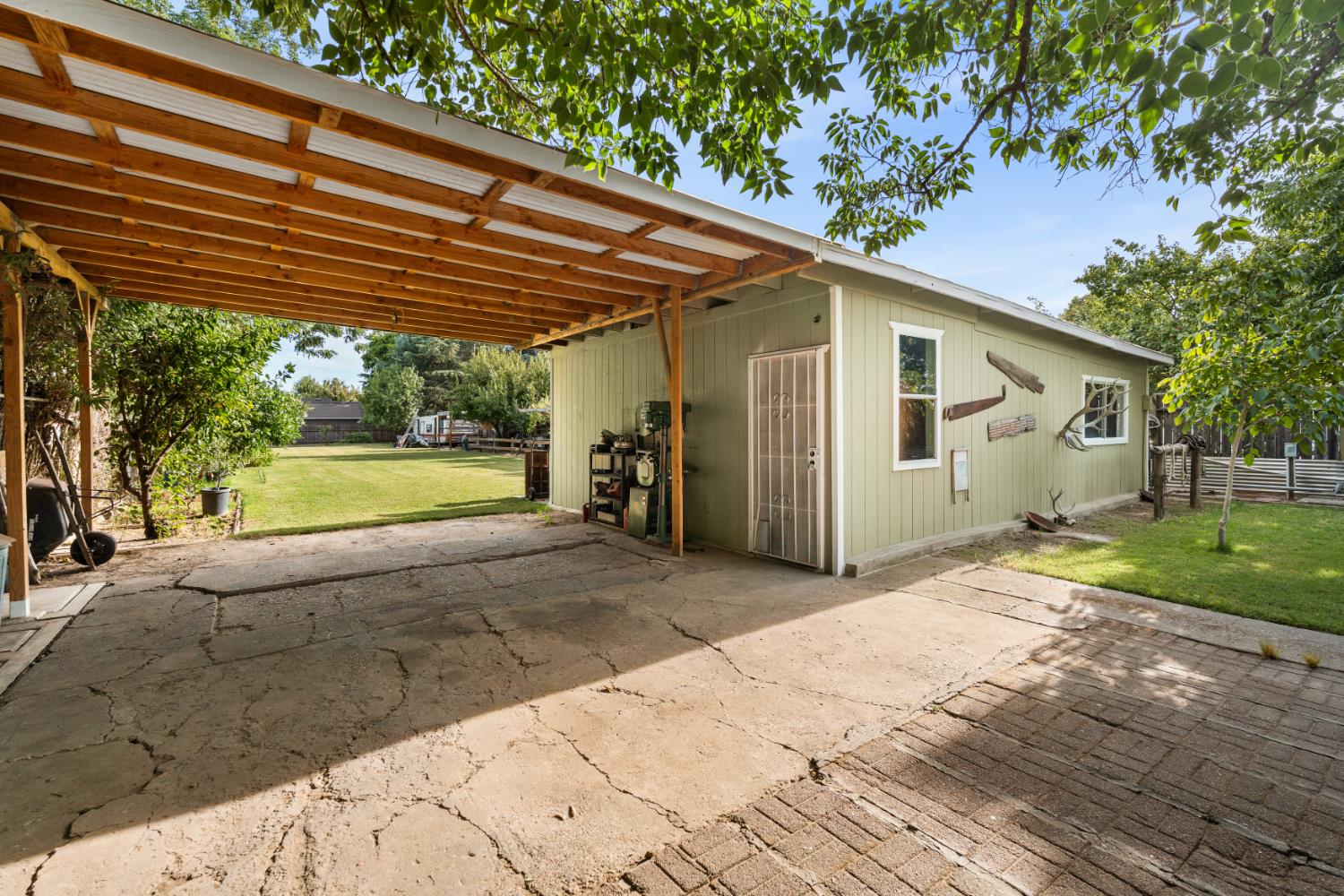 4904 E Harvest Road
