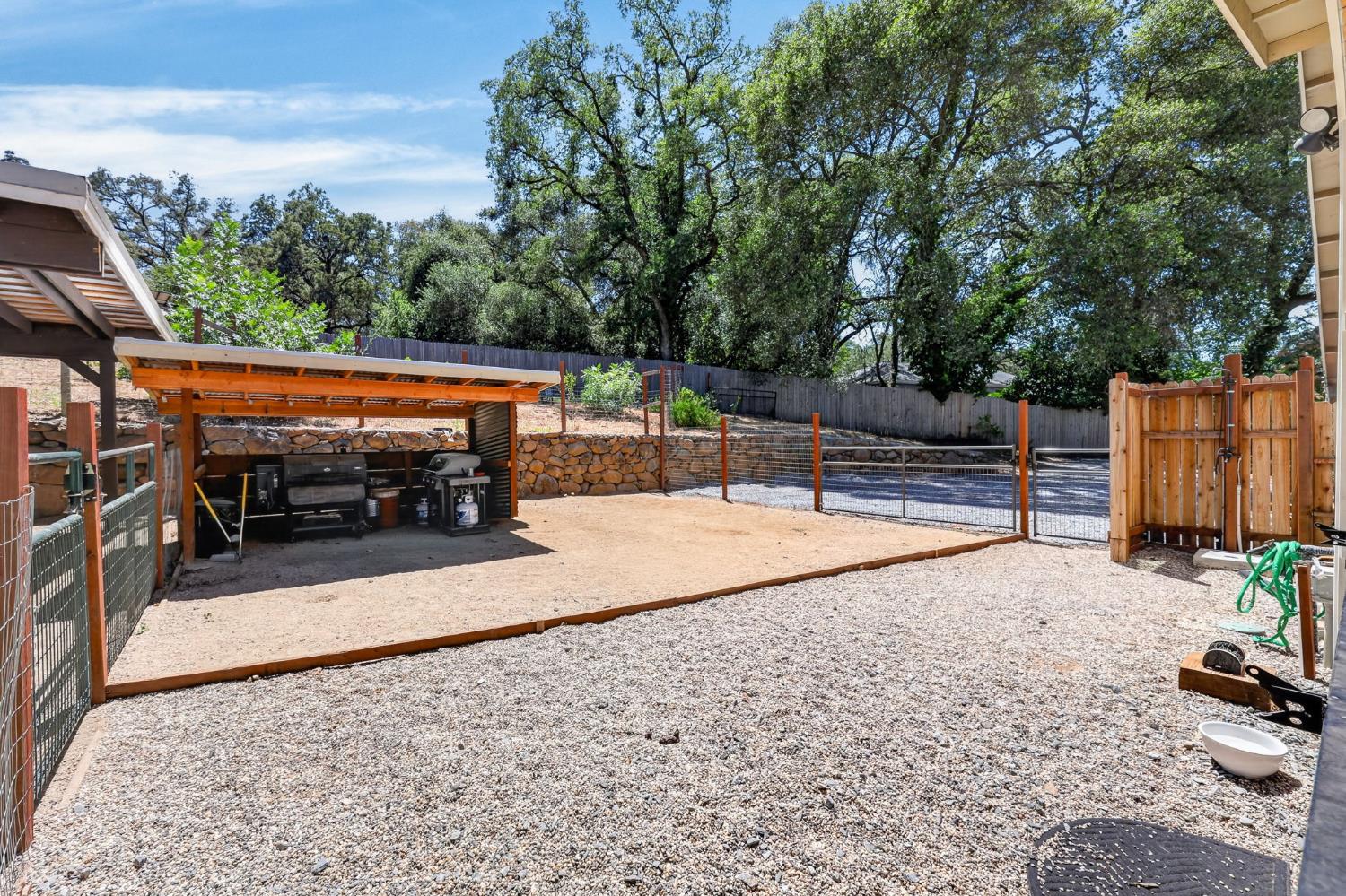 2402 Deer Valley Road