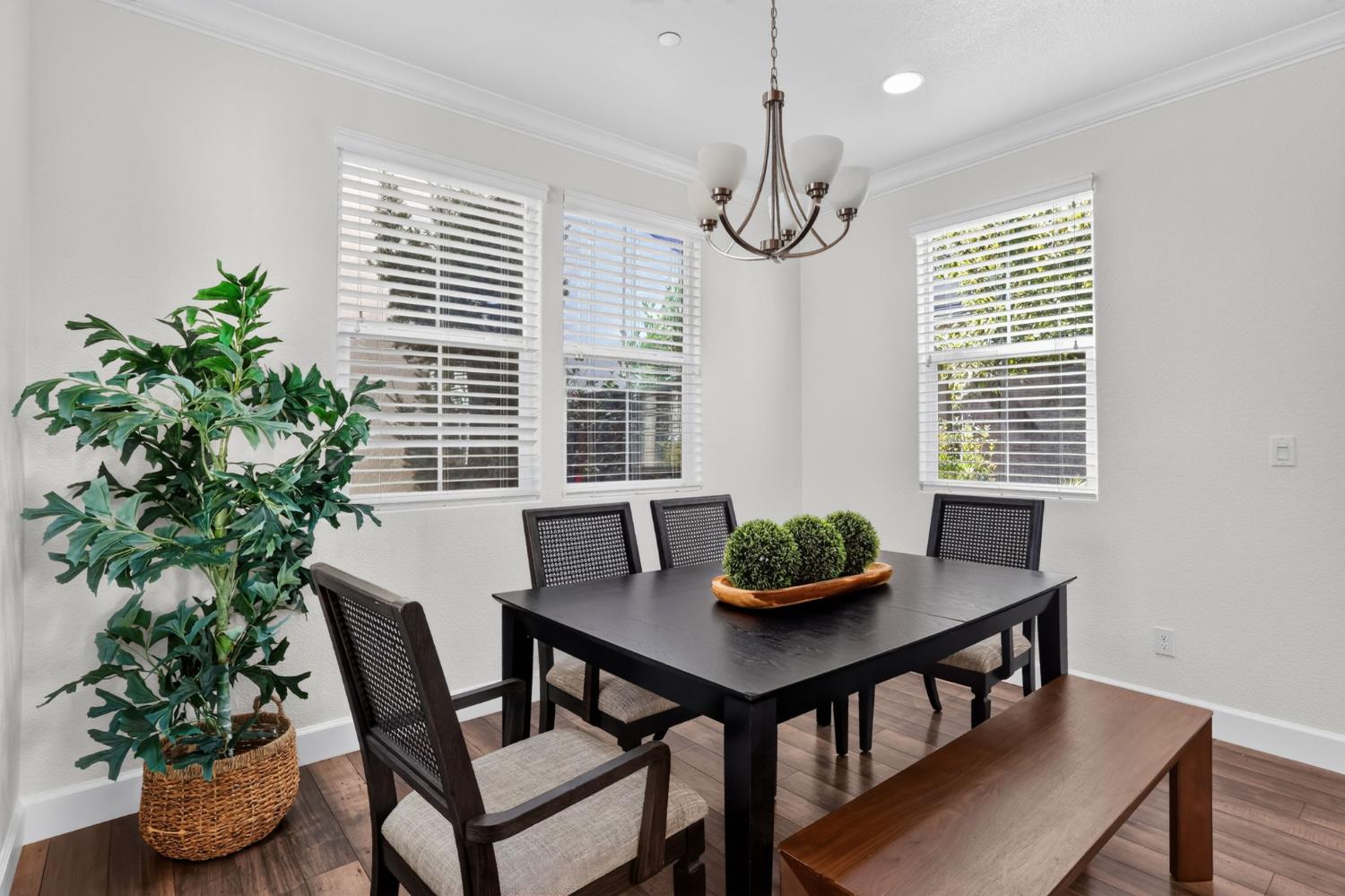 1589 Bonanza Lane