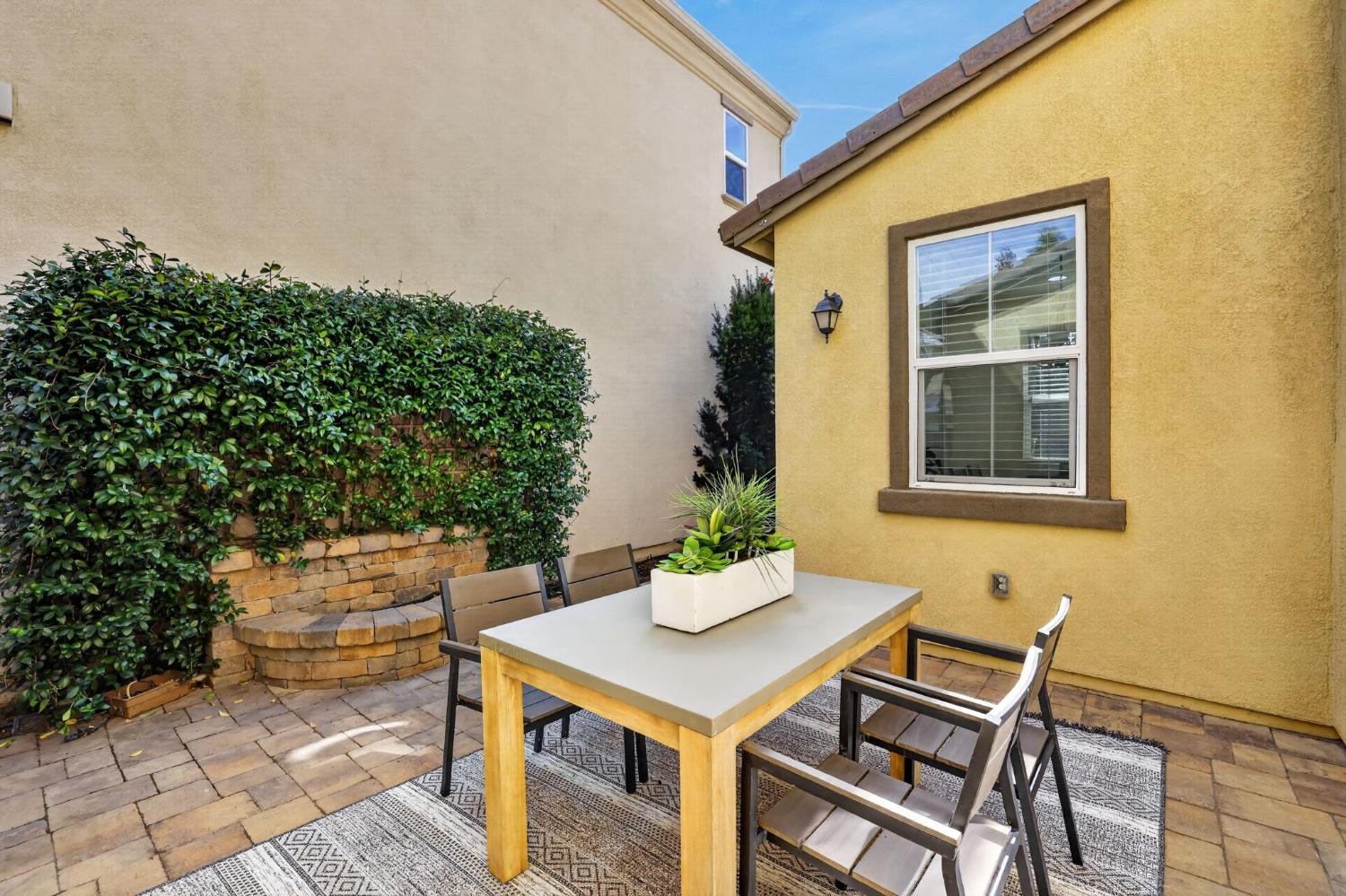 1589 Bonanza Lane