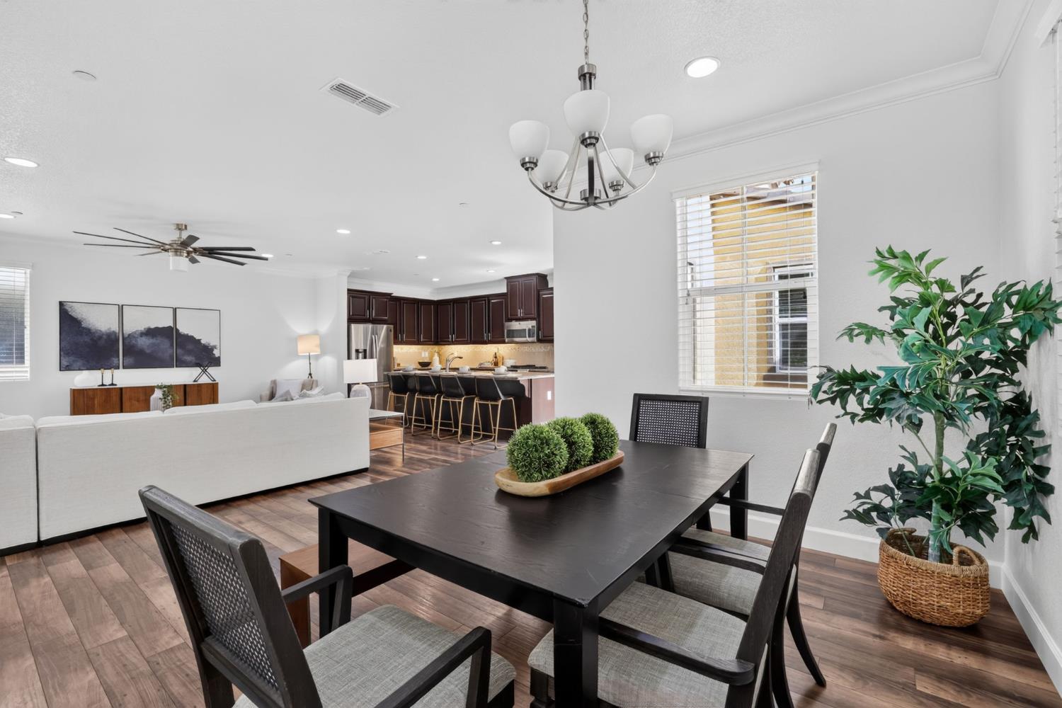 1589 Bonanza Lane