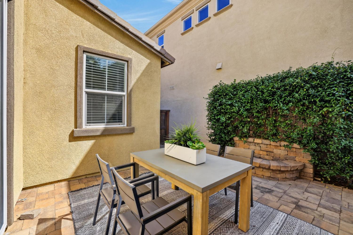 1589 Bonanza Lane