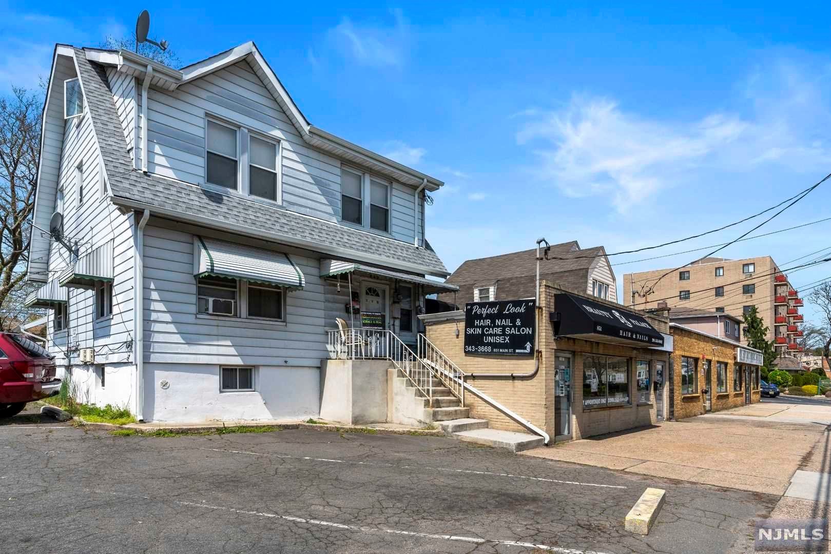 851 Main Street