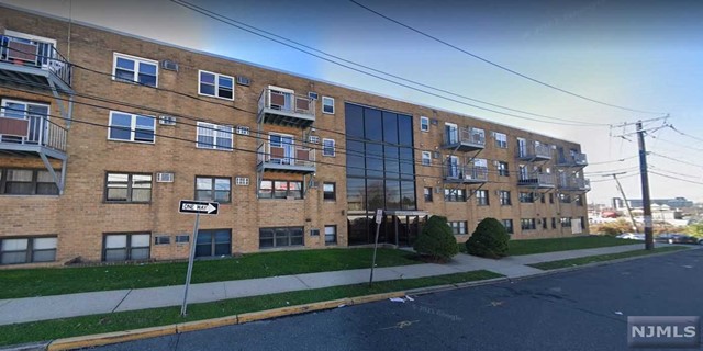 50 West Harriet Avenue