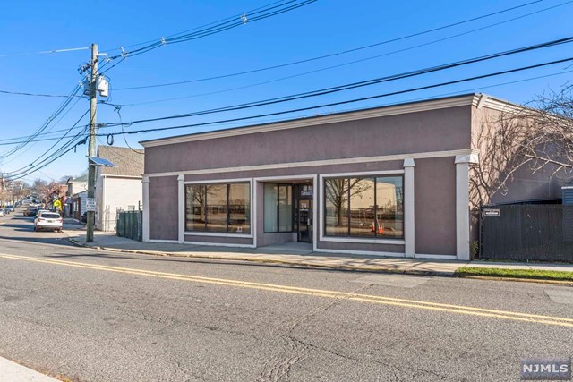 7-9 Ridgefield Avenue