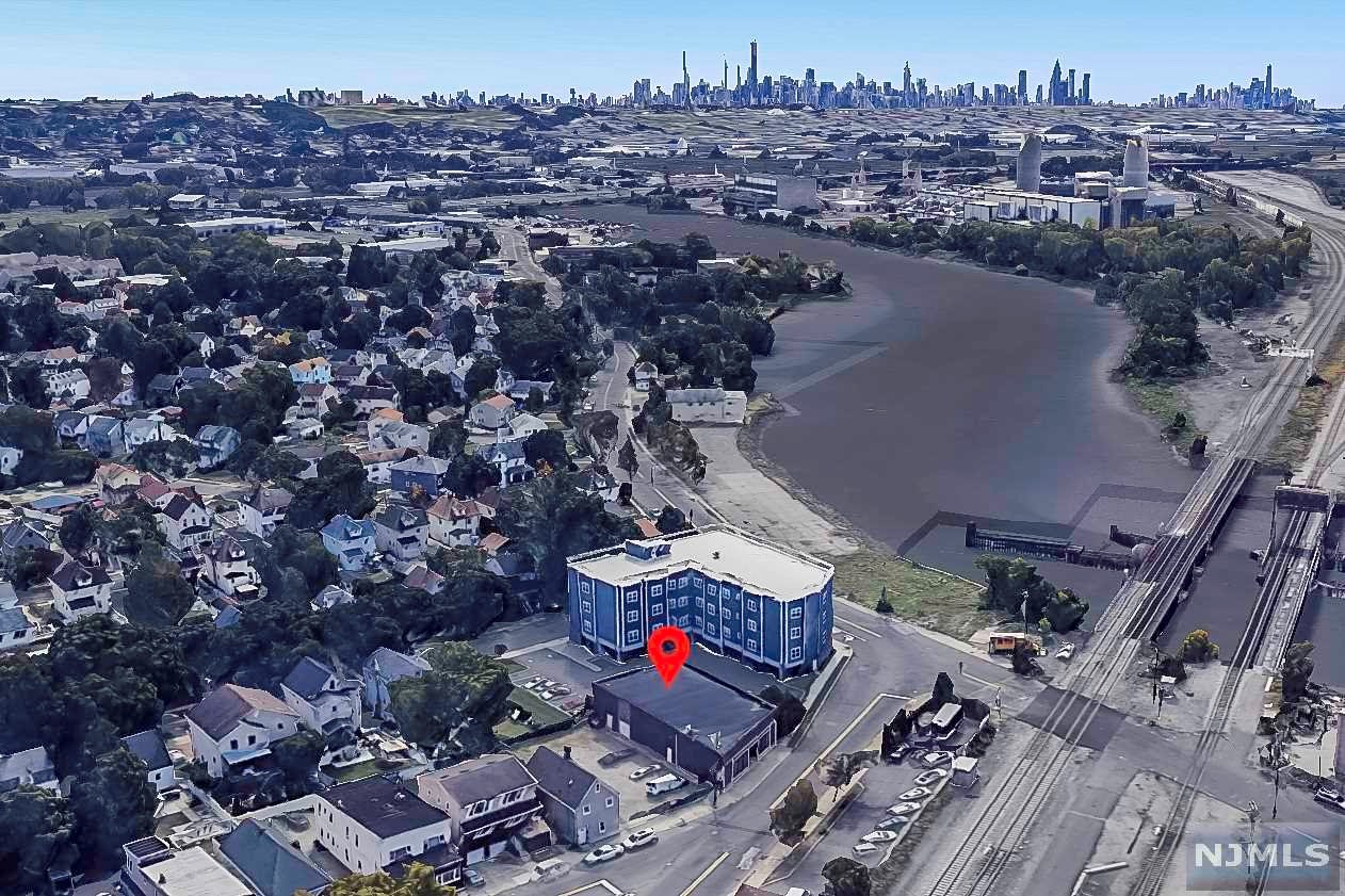 7-9 Ridgefield Avenue